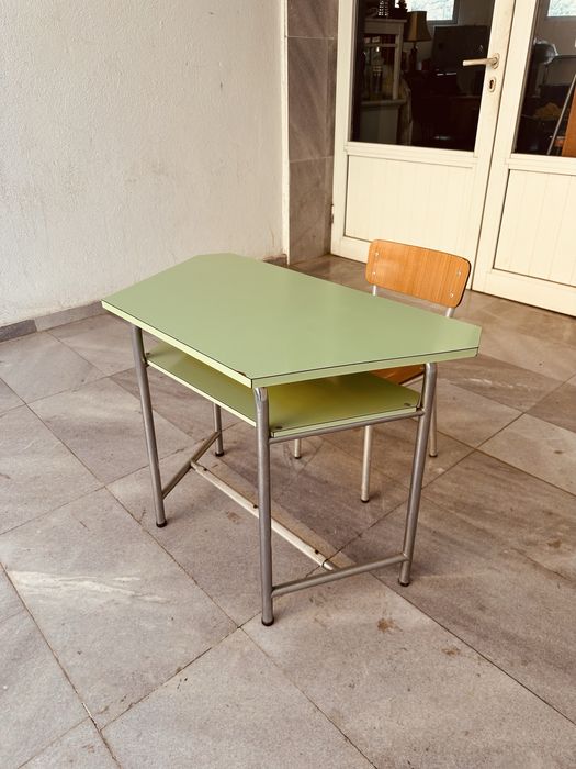 Винтидж ученически чин със стол – Италия, 60–70-те години