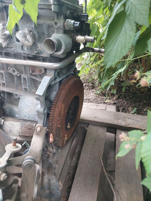 Продам Мотор Тоёта авенсис 2