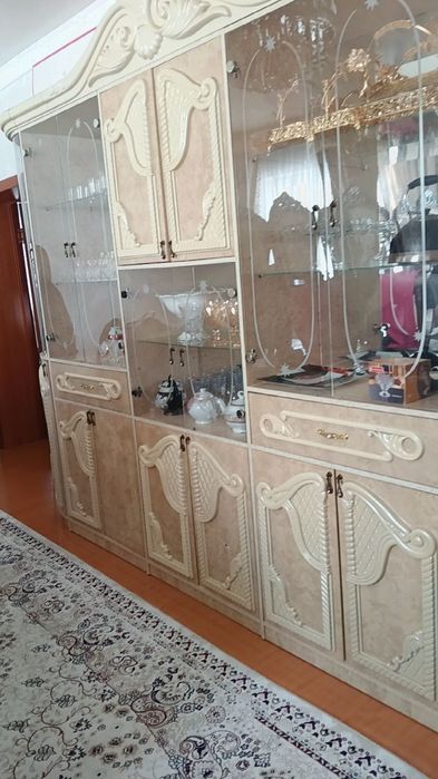 Срочно сатылады гарнитур