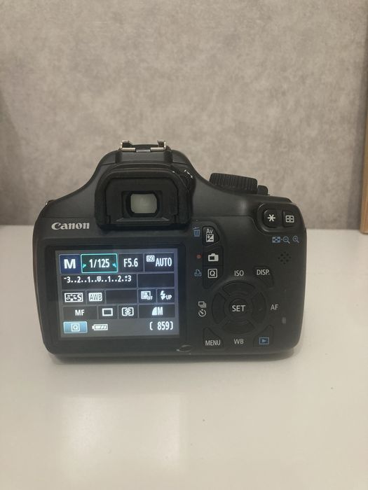 Фотоаппарат Canon EOS 1100D