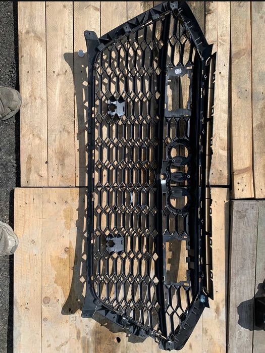 Решетка предна броня Audi RS7