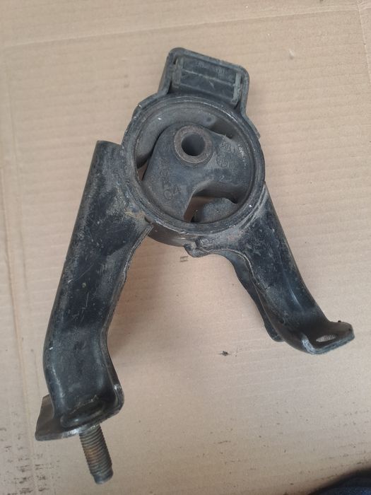 Подушка двигателя Тайота