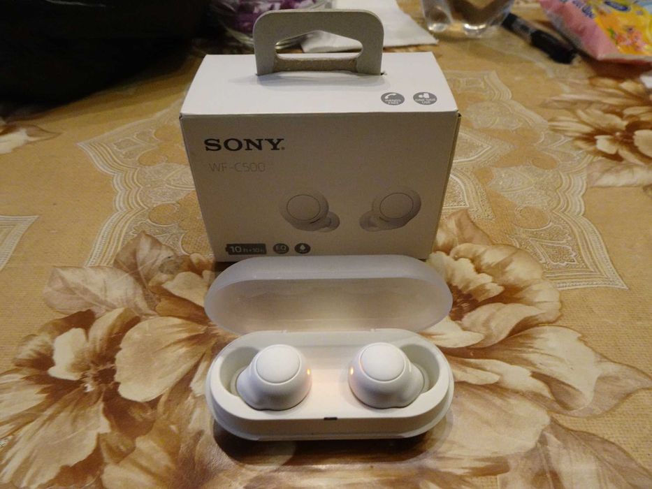 Слушалки Sony WF-C500, white, отлично запазени, прочети описанието