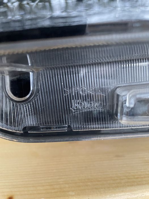 Оригинален ляв фар за Seat Ateca 2016-2020 в добро състояние