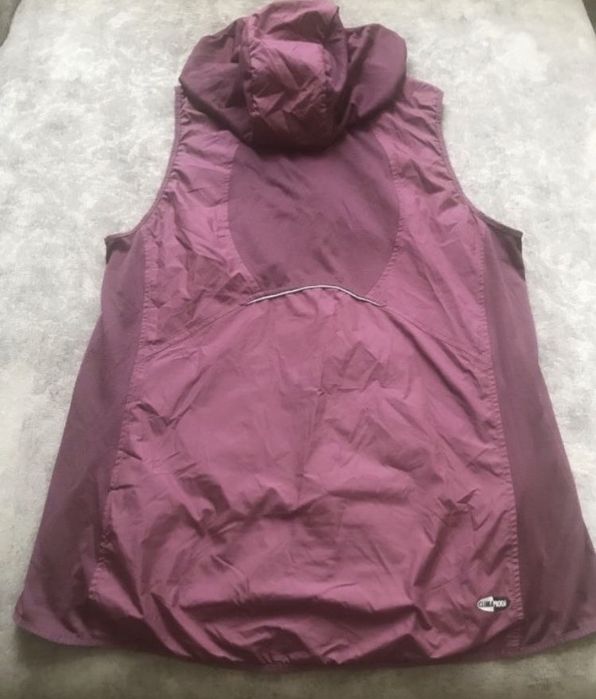 Спортивная безрукавка