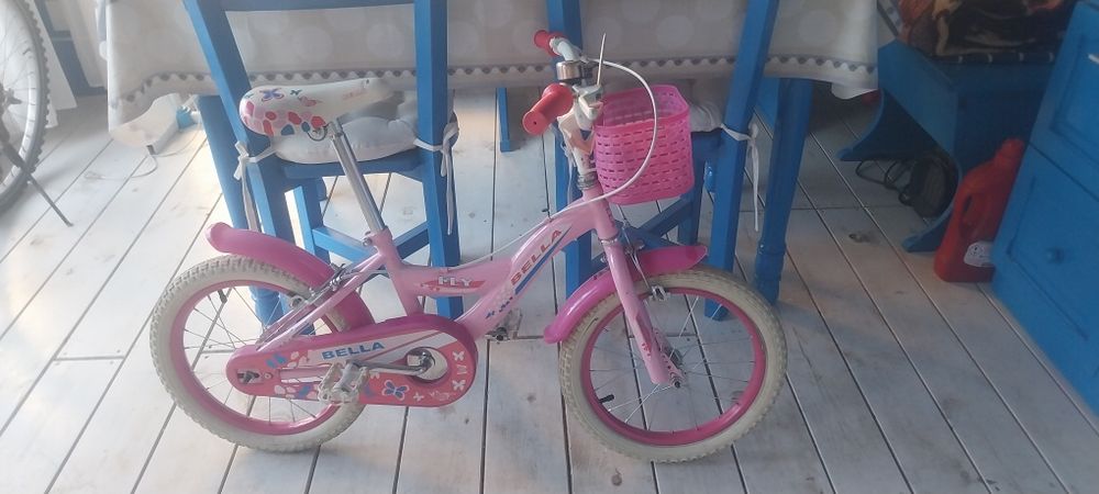 Продавам детско колело