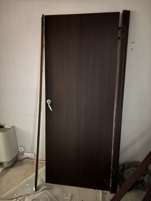 Продам деври акуратно снятые