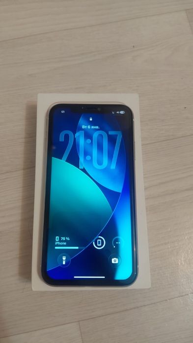 Айфон 11 70к торг ест 64гб