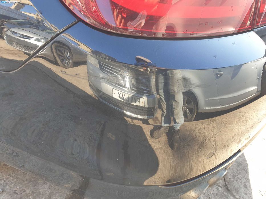 Bara Spoiler Spate cu Locas Senzori Parcare cu Imperfectiuni BMW Seria 5 F10 NFL Non Facelift Sedan Berlina 2009 - 2014 Culoare 475 Black Sapphire Metallic [K3881]