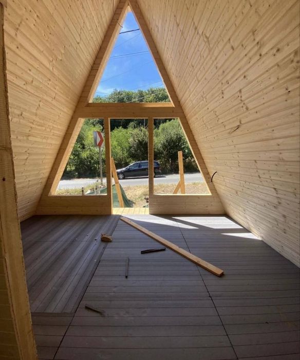 Vând cabane din lemn