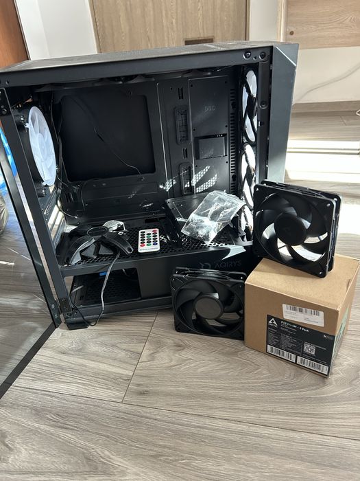 Carcasa pc wezen + 5 ventilatoare