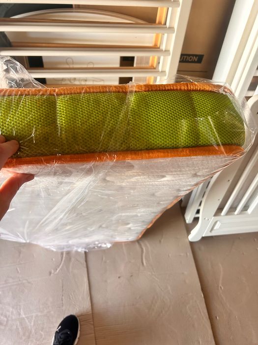 Pătuț bebe cu saltea inclusă și apărători