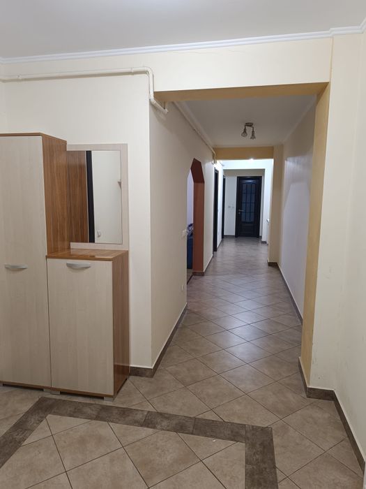 Apartament de închiriat