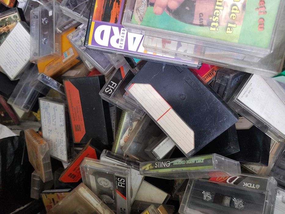 100 x Casete audio muzica - diferite tipuri se dau ca atare pentru inregistrari multe originale romanesti muzica petrecere pop rock unele noi sigilate