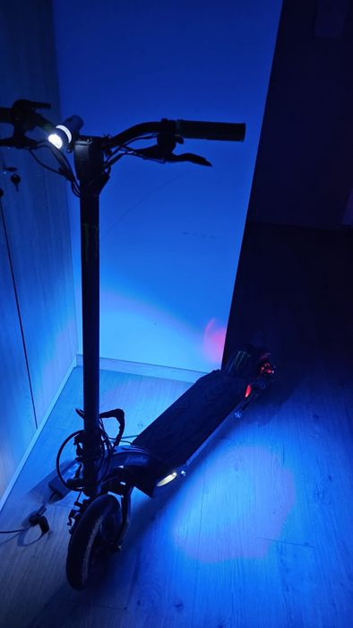 Vând trotineta electrica