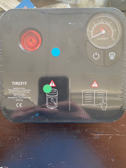 Продавам оригинални компресори за помпане на гуми