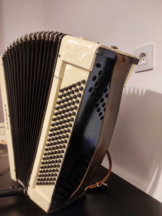 Acordeon Hohner ( sită) 120 basi