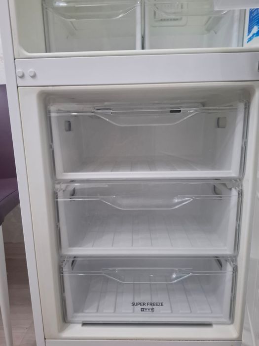 Продам холодильник Indesit