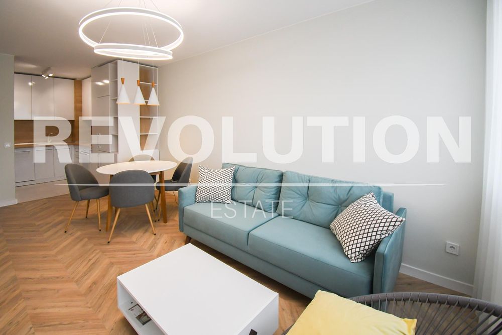 Дава се под наем Двустаен апартамент в София, Дървеница - 70 кв.м за 700 € - Снимка #1