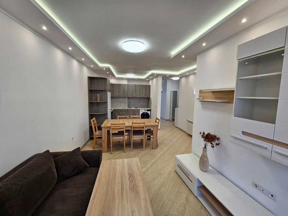 Тристаен апартамент - кв. Банишора