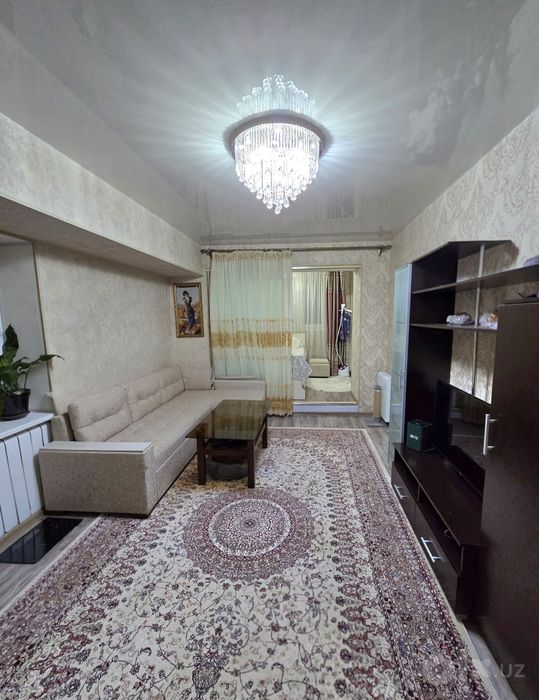 Феруза,Эко базар продаётся квартира 1в2/2/4