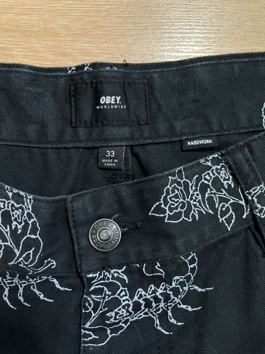 Obey Scorpion Print панталон размер 33