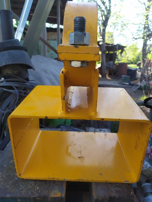 Хомут для труб диаметром 130 мм