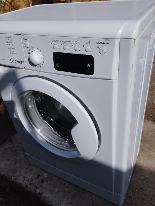 Vând mașină de spălat slim 580 ron