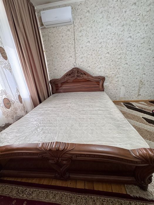 Двухспальная кровать + матрас