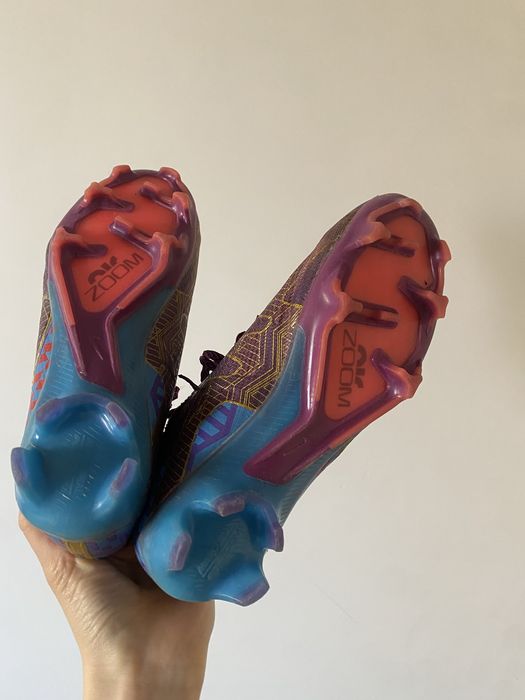 Футбольные бутсы