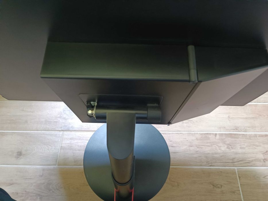 Повреден монитор Lenovo TIO24D 24"