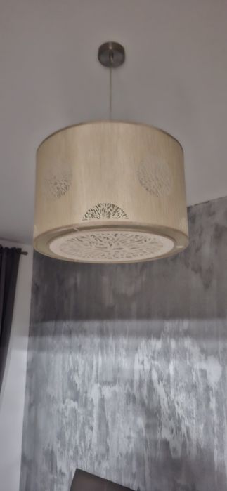 Candelabru camera
