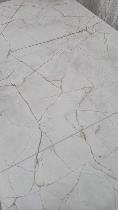 Продам стол в отличном состоянии