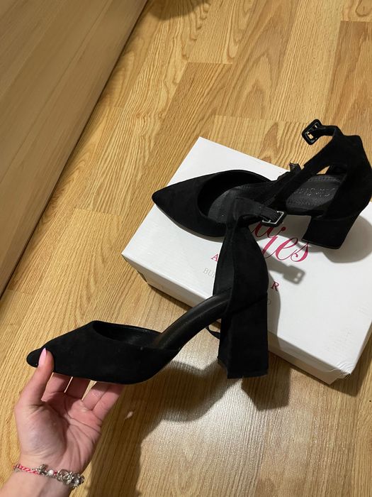 Черни матови токчета