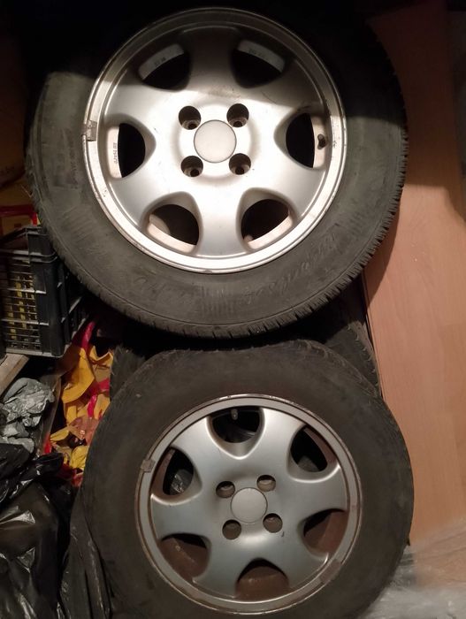 Гуми с джанти за Рено 40 евро/4броя.