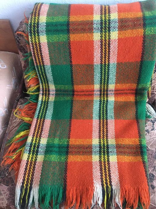 Продавам неупотребявани родопски одеала