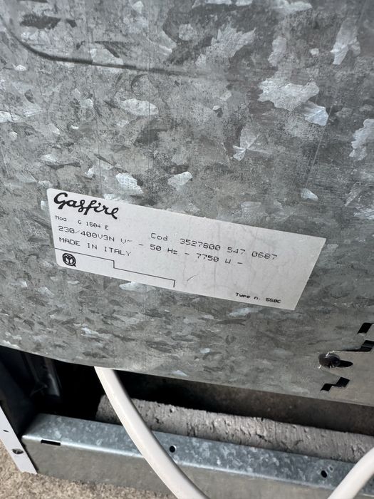 Продавам готварска печка Gasfire