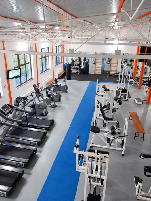 Aparate fitness profesionale - Technogym – sală completă, totul inclus