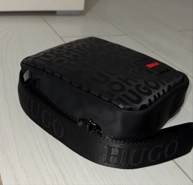 Чанта Hugo за рамо; Hugo; банан; паласка, Calvin Klein; Boss