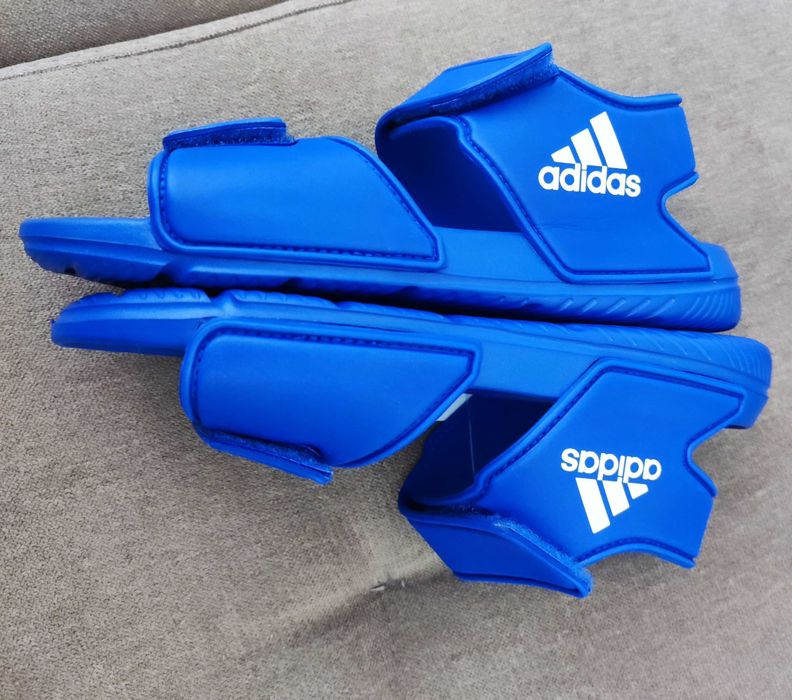 Нови оригинални сандали Adidas за момче- номер 33