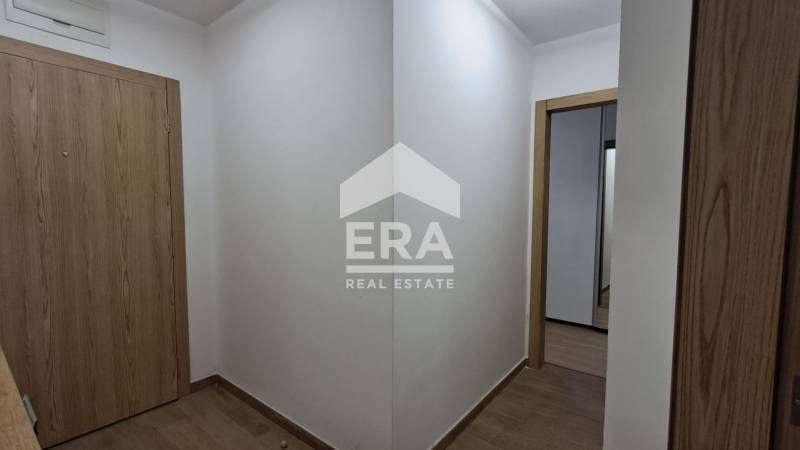 Двустаен обзаведен апартамент за продажба, със собствен двор/веранда,