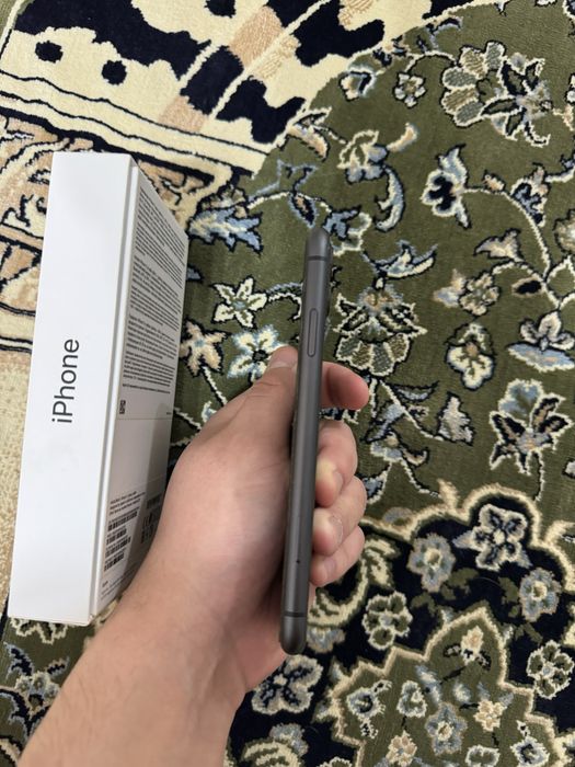 Продам IPhone 11