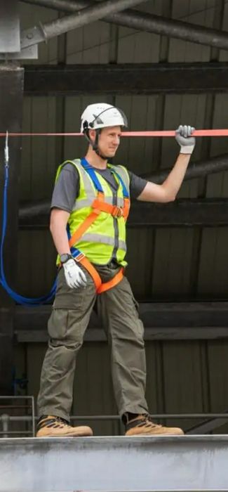 Оборудване за височинно строителство и алпинизъм