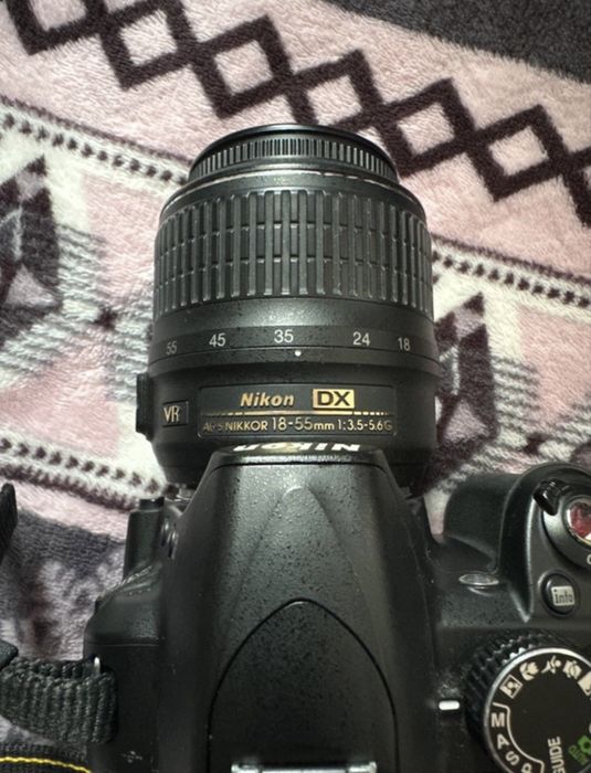 Nikon D3100 + obiectiv Nikon 18-55mm VR, stare foarte bună