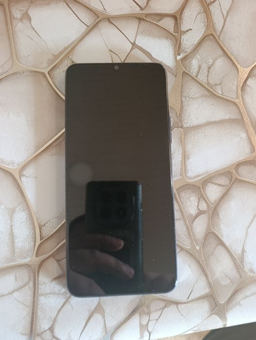 Vivo Y15s и Realme Note 50