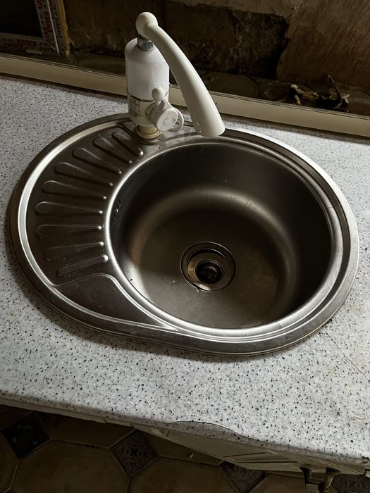 Продам кухонный гарнитур белый