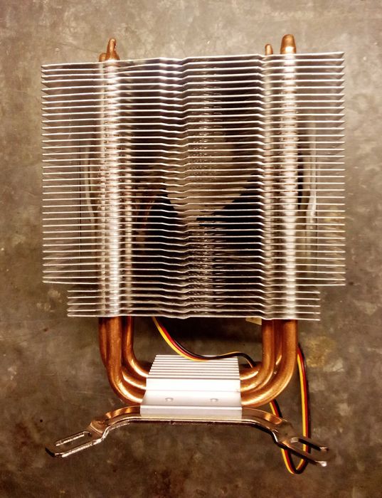 Продам кулер Deepcool (на медных трубках)