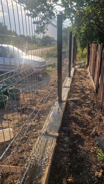 Meseriașul meniu garduri și porți la comanda clientului