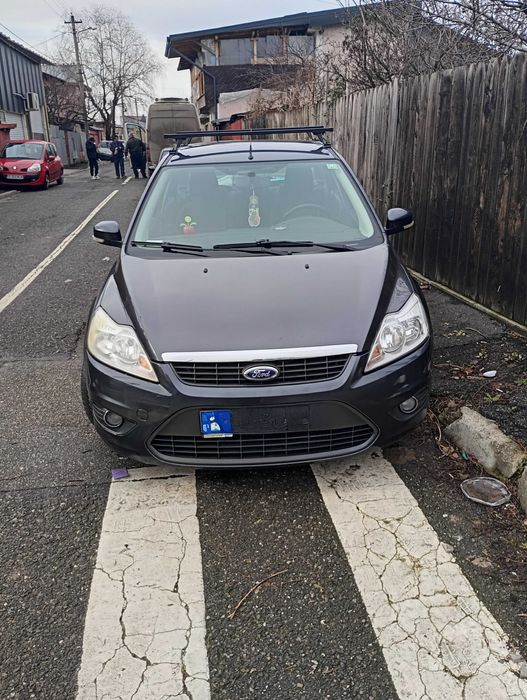 Ford focus 1.6 berlină 2010