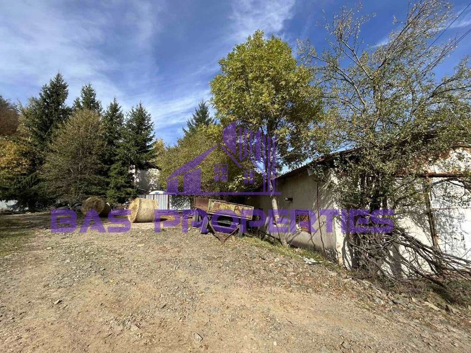 Продава се Промишлена сграда в с. Железница, Област София-град - 268 кв.м за 747 €/кв.м - Снимка #1